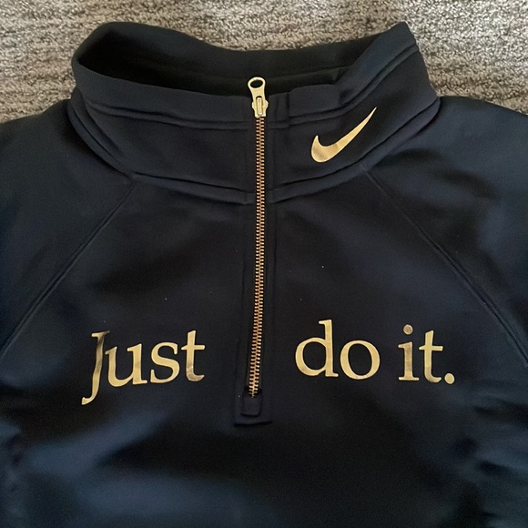 Nike half zip sweatshirt - Picture 2 of 4